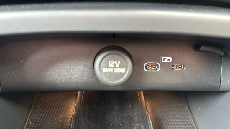 Volvo XC40 2.0 B3P Plus Black Edition 5dr Auto Petrol Estate